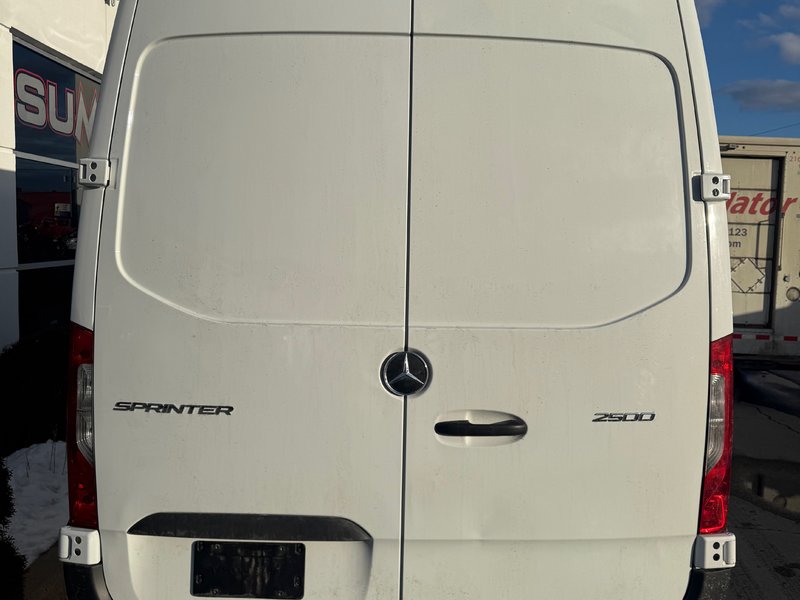 2024 Mercedes-Benz SPRINTER CARGO VAN BASE DIESEL!