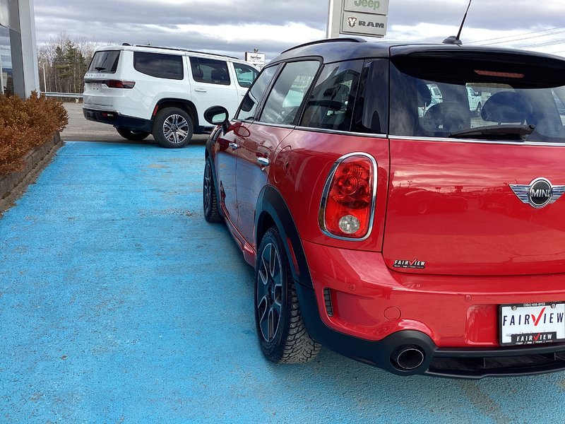 2013 MINI Cooper Countryman John Cooper Works ALL4 Two sets of tires and rims
