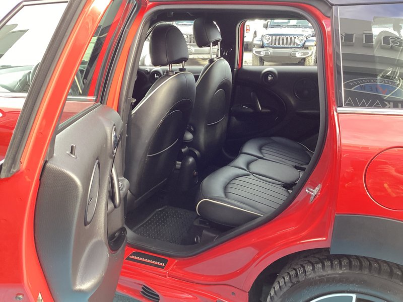 2013 MINI Cooper Countryman John Cooper Works ALL4 Two sets of tires and rims