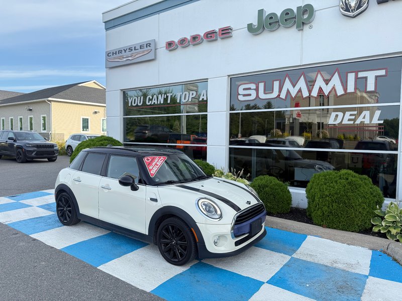 MINI Cooper Hardtop 5 Door BASE 2016