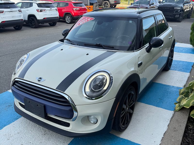 MINI Cooper Hardtop 5 Door BASE 2016