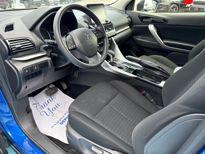 2023 Mitsubishi ECLIPSE CROSS ES AWD New tires new brake new two year MVI