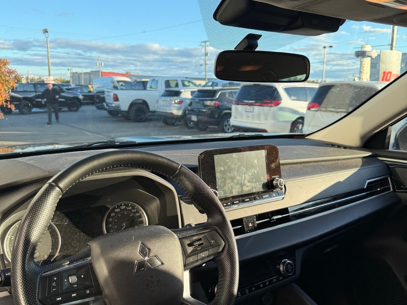 2022 Mitsubishi OUTLANDER ES