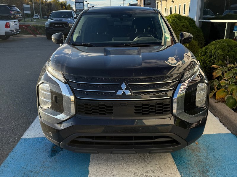 2022 Mitsubishi OUTLANDER ES