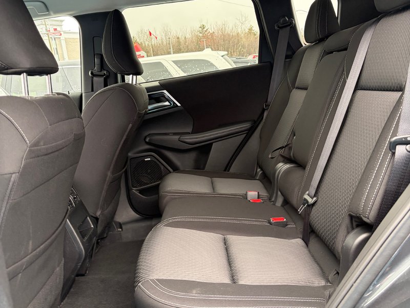 2025 Mitsubishi OUTLANDER ES