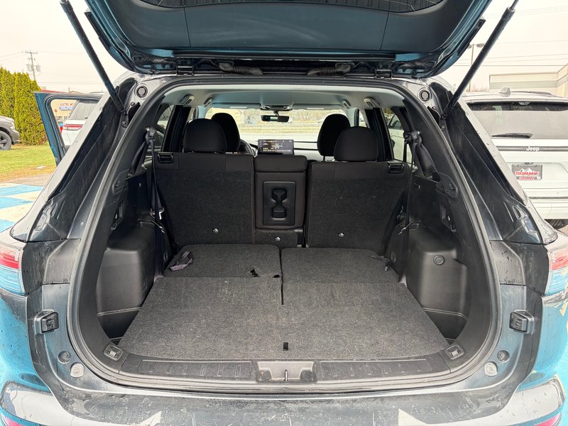 2025 Mitsubishi OUTLANDER ES