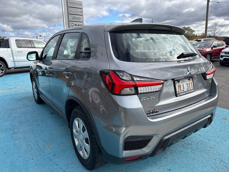 2021 Mitsubishi RVR ES