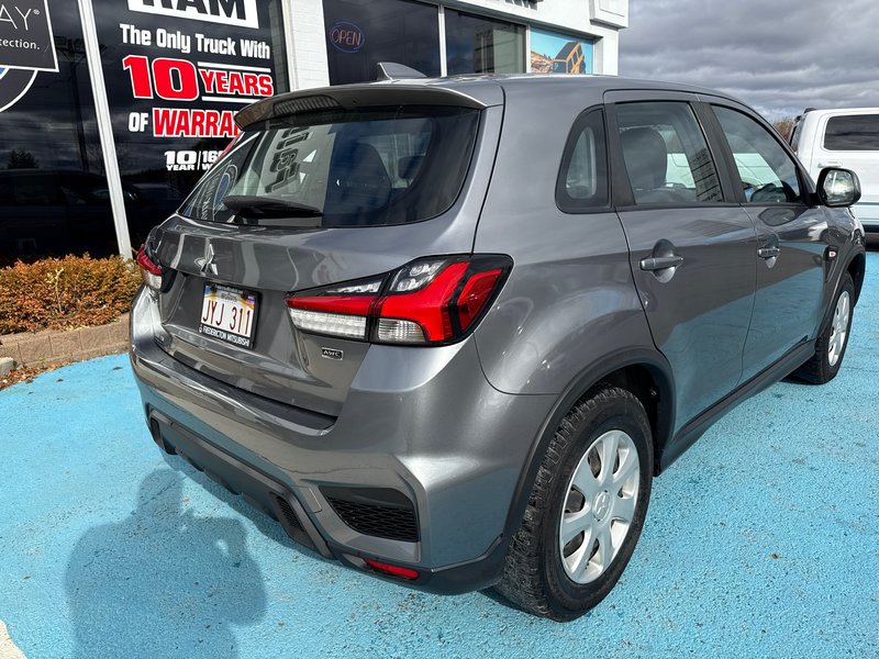 2021 Mitsubishi RVR ES