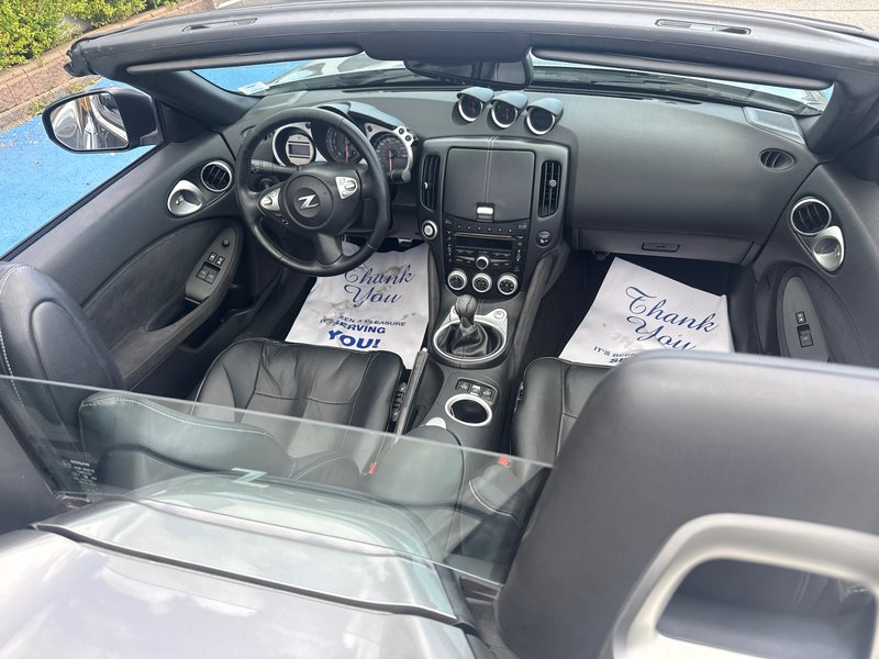2010 Nissan 370Z Touring Showroom condition NEW MVI