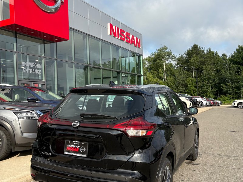 2025 Nissan Kicks Play SV