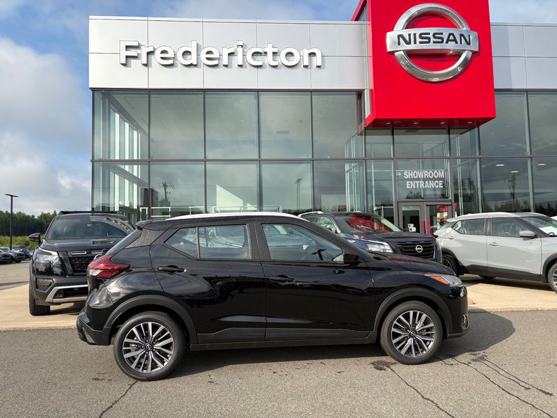 2025 Nissan Kicks Play SV