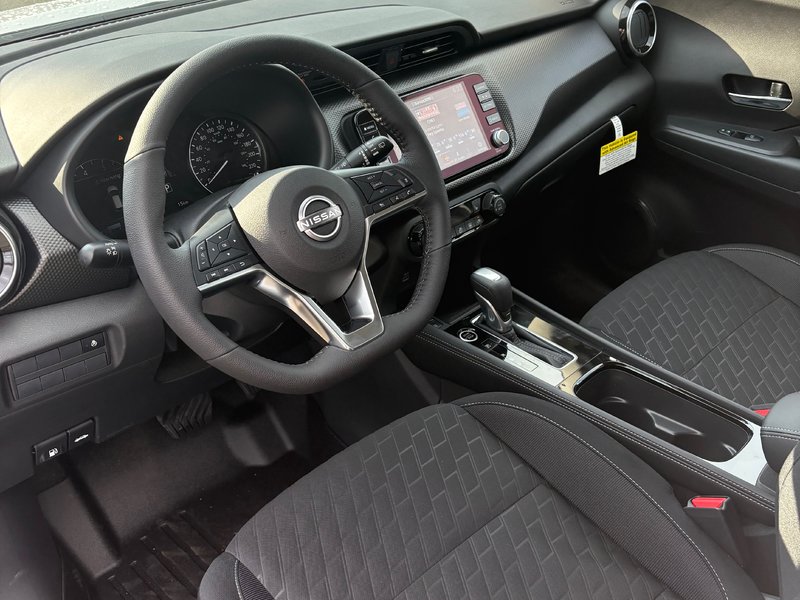 2025 Nissan Kicks Play SV