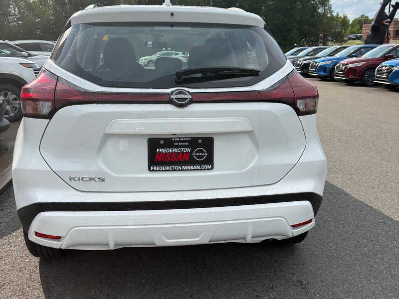 2025 Nissan Kicks Play SV