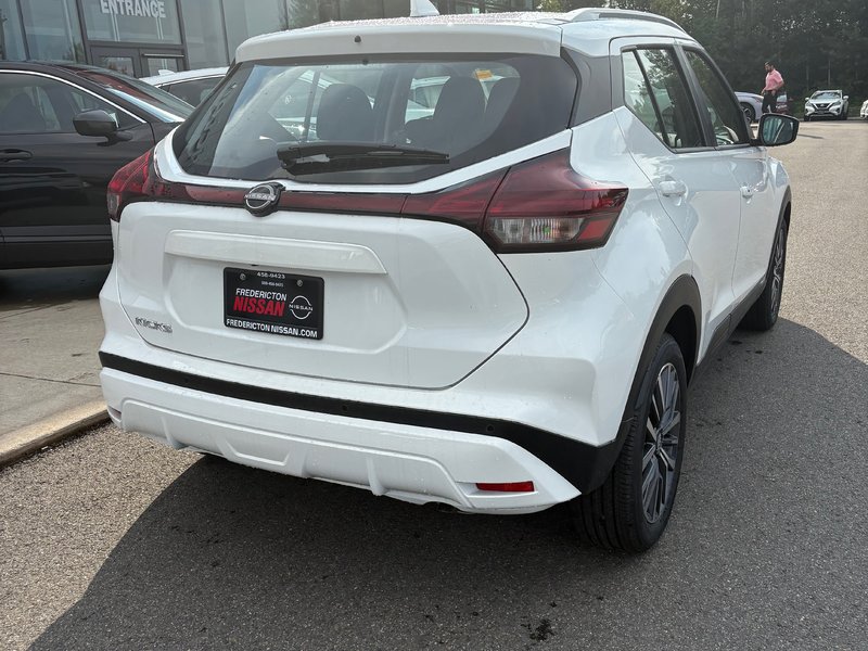 2025 Nissan Kicks Play SV