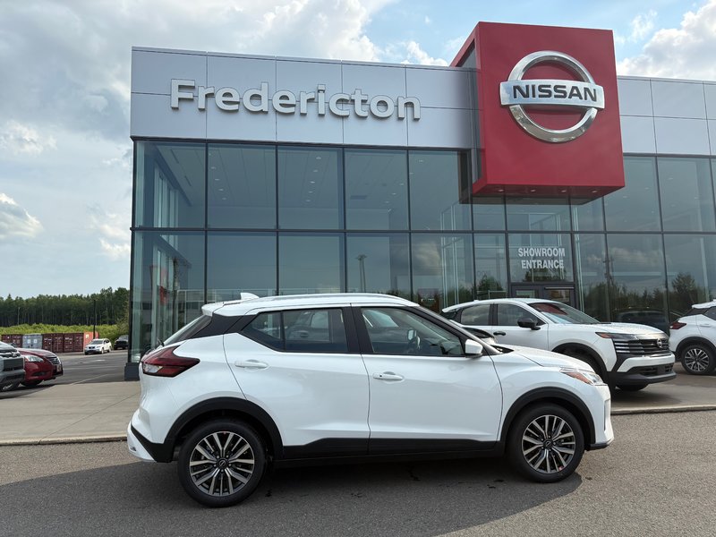 2025 Nissan Kicks Play SV