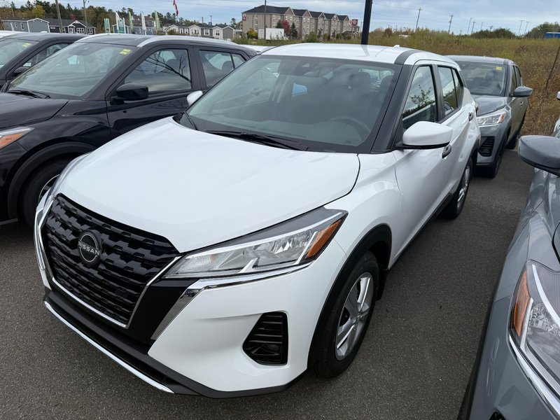 2025 Nissan Kicks Play SV