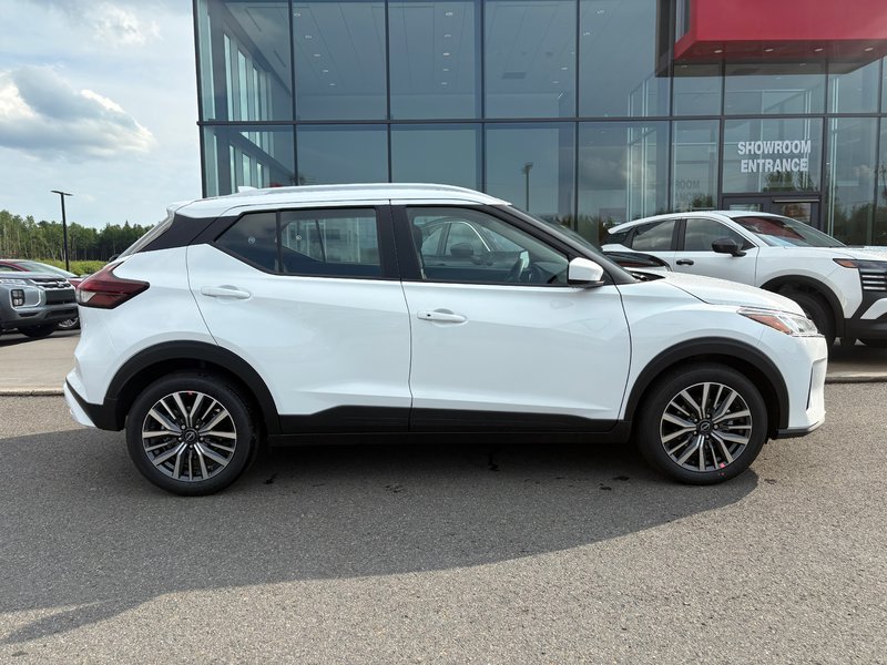 2025 Nissan Kicks Play SV