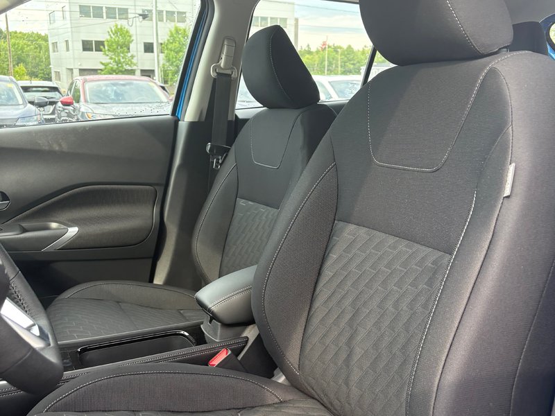 2025 Nissan Kicks Play SV