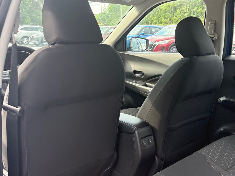 2025 Nissan Kicks Play SV