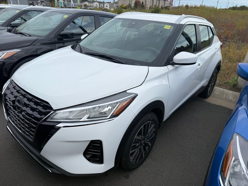 2025 Nissan Kicks Play SV