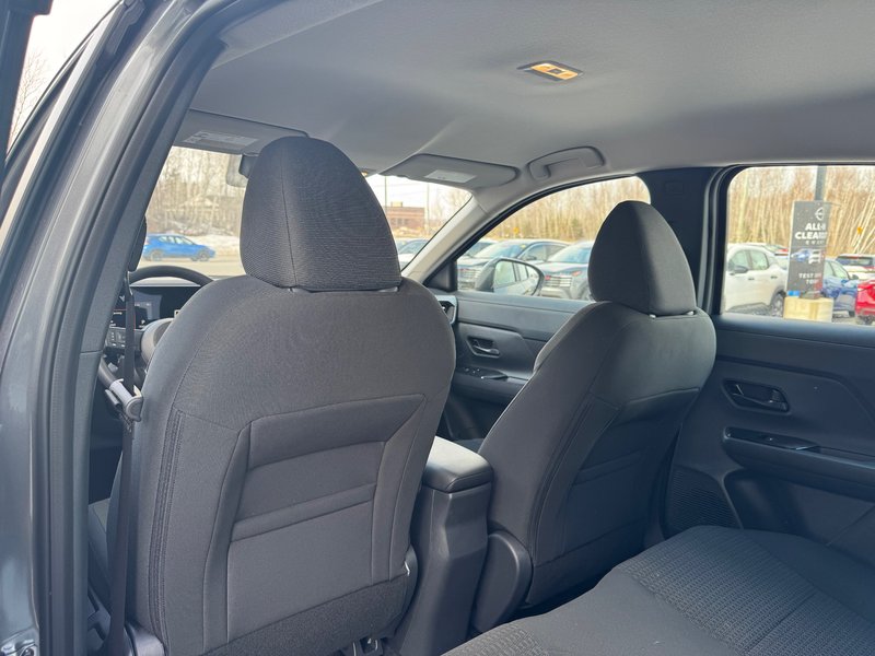 2025 Nissan Kicks S