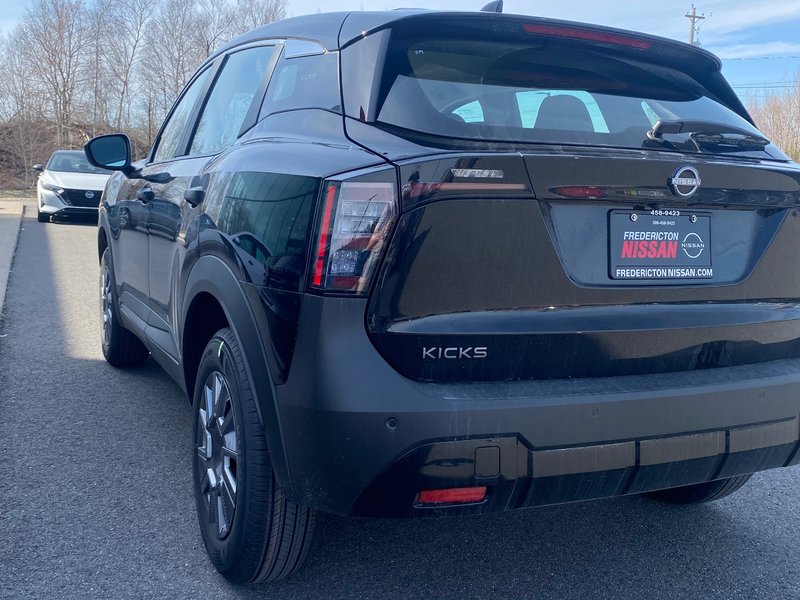 2025 Nissan Kicks S