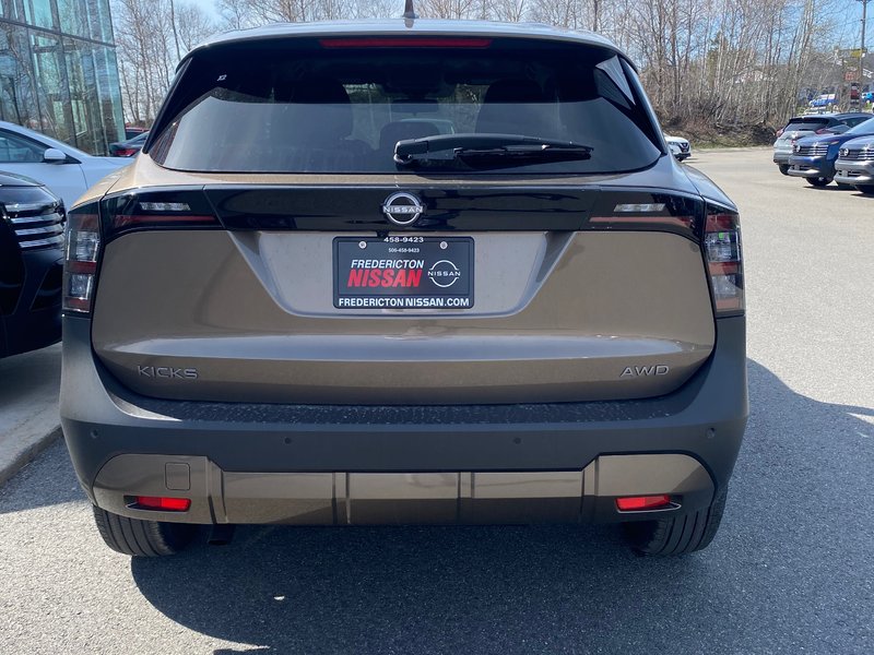 2025 Nissan Kicks SV