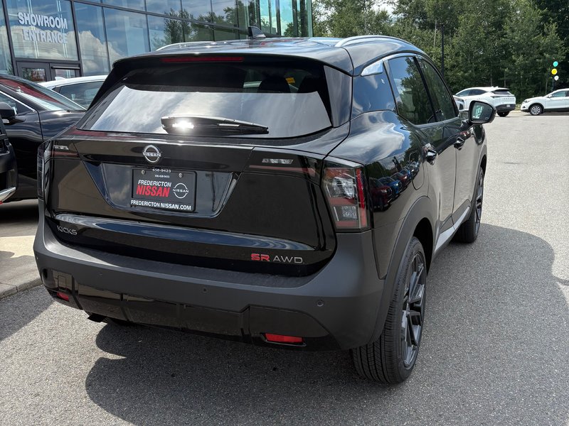 2025 Nissan Kicks SR