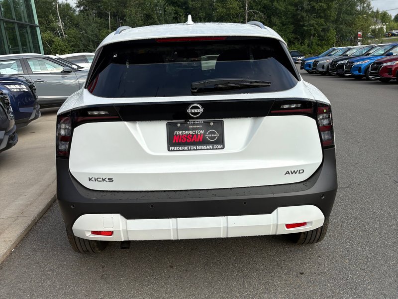 2025 Nissan Kicks SV