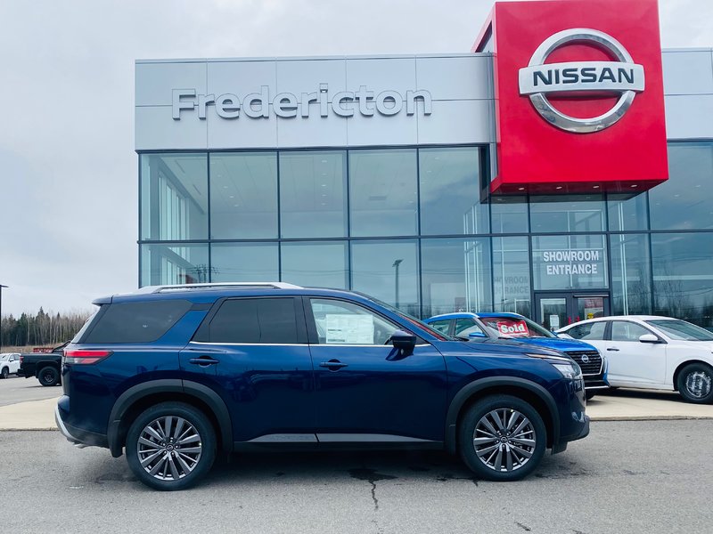 Nissan Pathfinder SL 2025