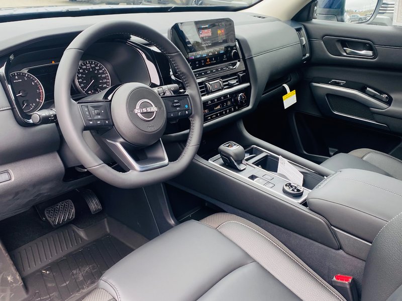 Nissan Pathfinder SL 2025
