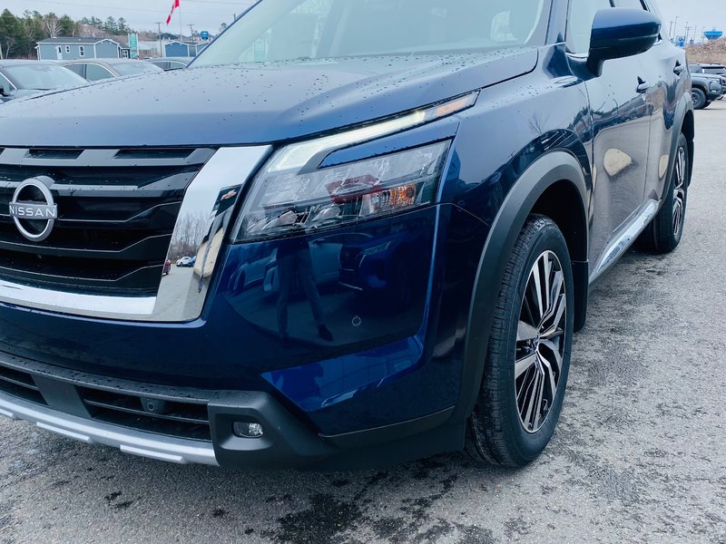 Nissan Pathfinder PLATINUM 2025
