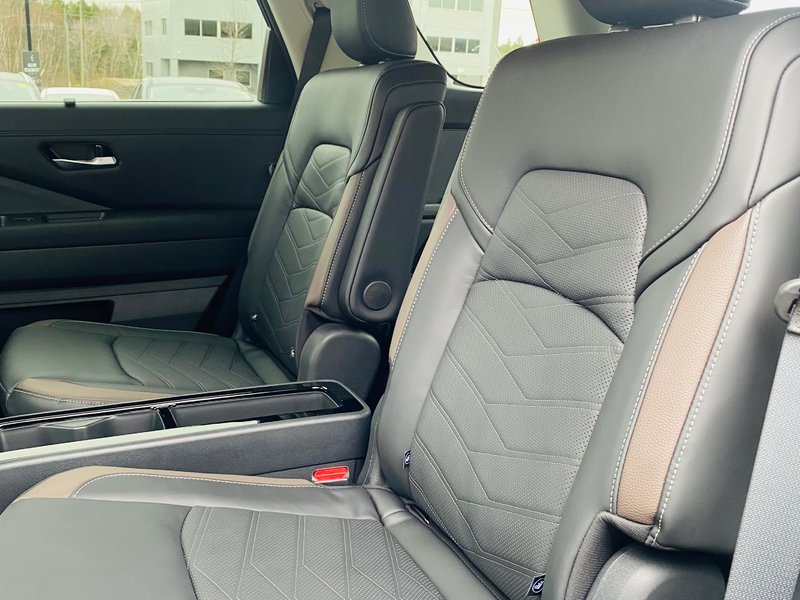 Nissan Pathfinder PLATINUM 2025