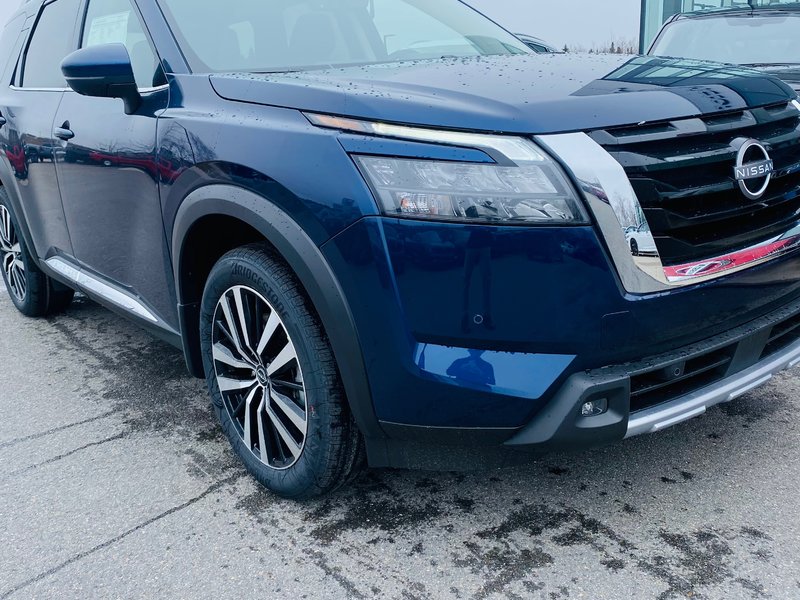 Nissan Pathfinder PLATINUM 2025