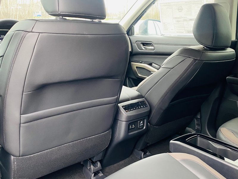 Nissan Pathfinder PLATINUM 2025