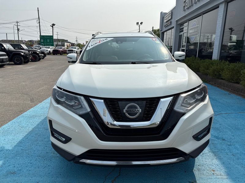 2017 Nissan Rogue SL Upgraded leather interior, Bose audio system full panoramic roof advanced safety group