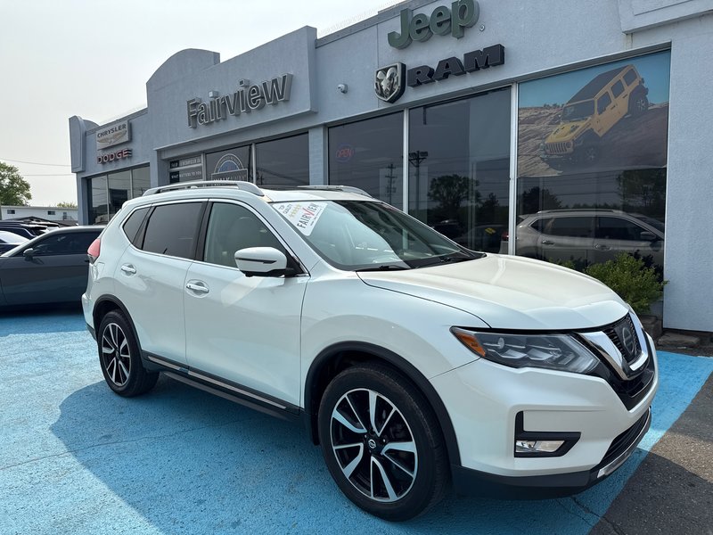 2017 Nissan Rogue SL Upgraded leather interior, Bose audio system full panoramic roof advanced safety group