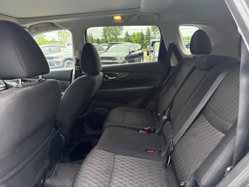 2019 Nissan Rogue SV with tech package