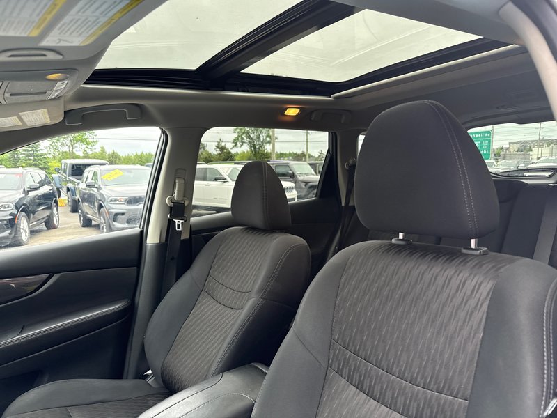2019 Nissan Rogue SV with tech package
