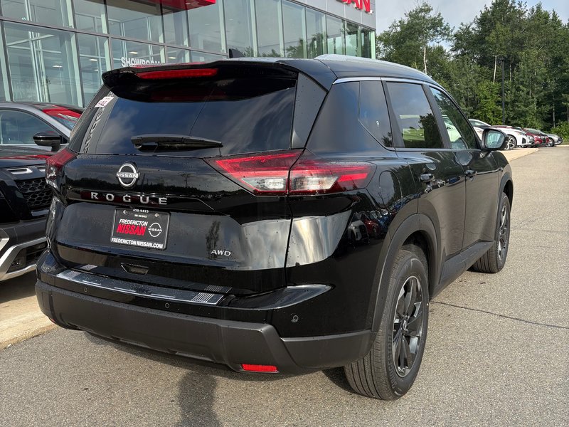 2025 Nissan Rogue SV MOONROOF