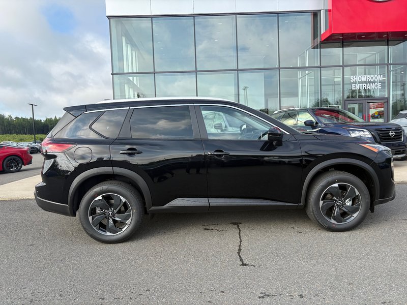 2025 Nissan Rogue SV MOONROOF