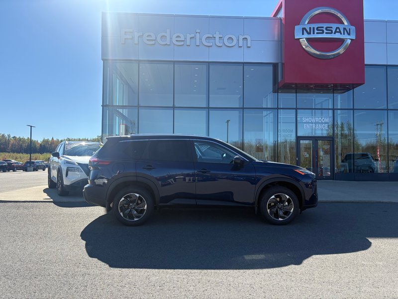 2025 Nissan ROGUE SV MOONROOF
