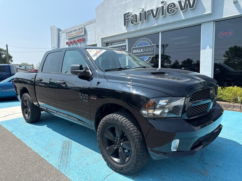 2020 Ram 1500 Classic Express V8 upgraded tires, levelling kit, blackout edition