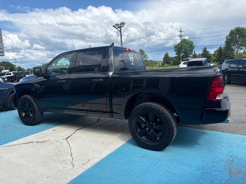 2020 Ram 1500 Classic Express blackout edition 5.7 hemi, 20 inch black wheels painted bumper sport Hood Apple CarPlay