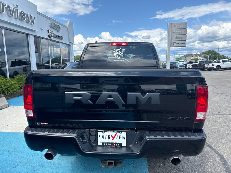 2020 Ram 1500 Classic Express blackout edition 5.7 hemi, 20 inch black wheels painted bumper sport Hood Apple CarPlay