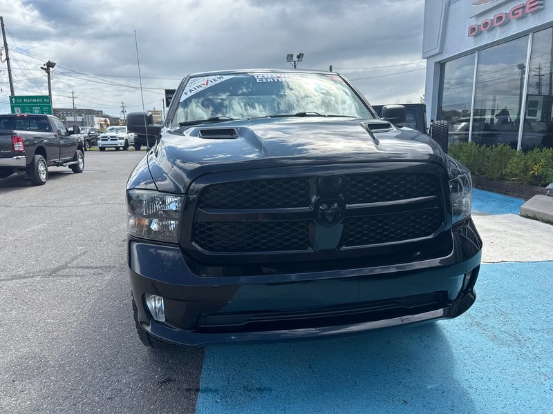 2020 Ram 1500 Classic Express blackout edition 5.7 hemi, 20 inch black wheels painted bumper sport Hood Apple CarPlay