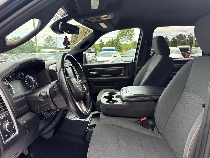 2021 Ram 1500 Classic Warlock   8 inch apple CarPlay V8