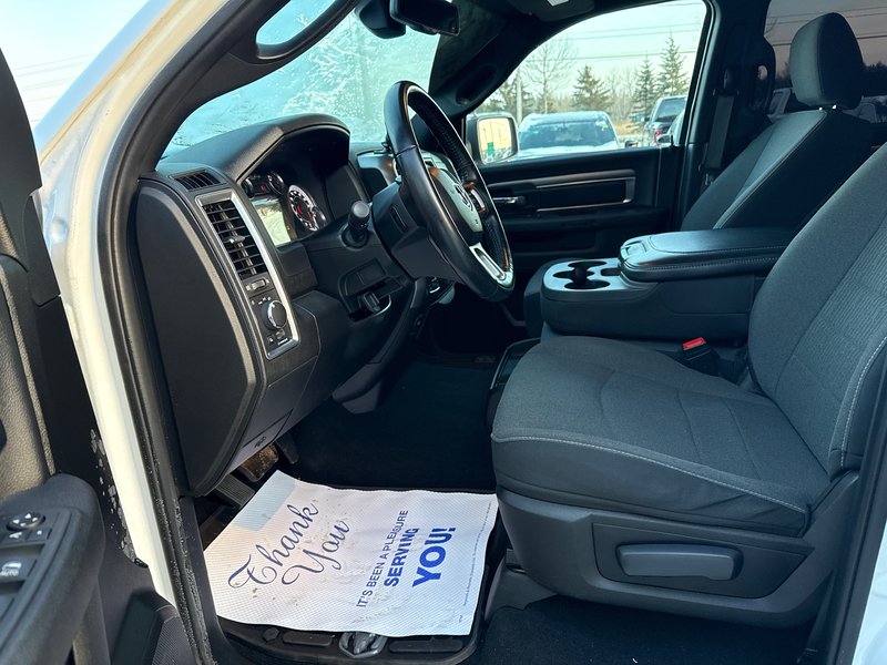 2021 Ram 1500 Classic Warlock V8 hemi two year MVI certified, all trained tires very good condition