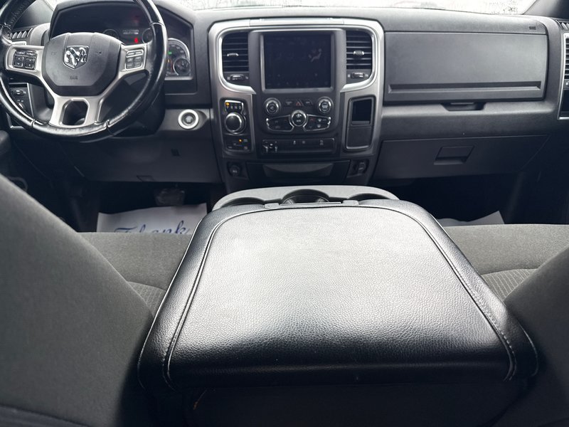 2021 Ram 1500 Classic Warlock Navigation push button start new Al train tires two year new motor vehicle