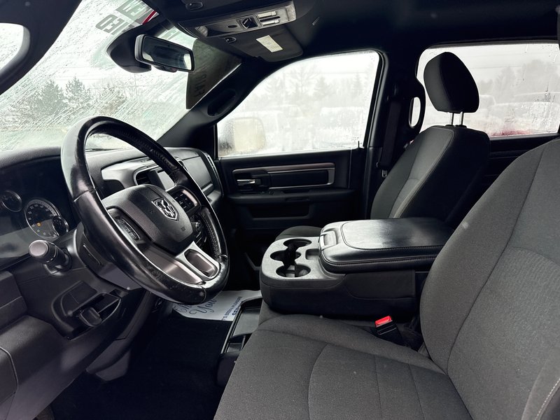 2021 Ram 1500 Classic Warlock Navigation push button start new Al train tires two year new motor vehicle